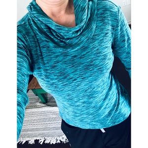 Green Blue Long Sleeve Athletic Pull over